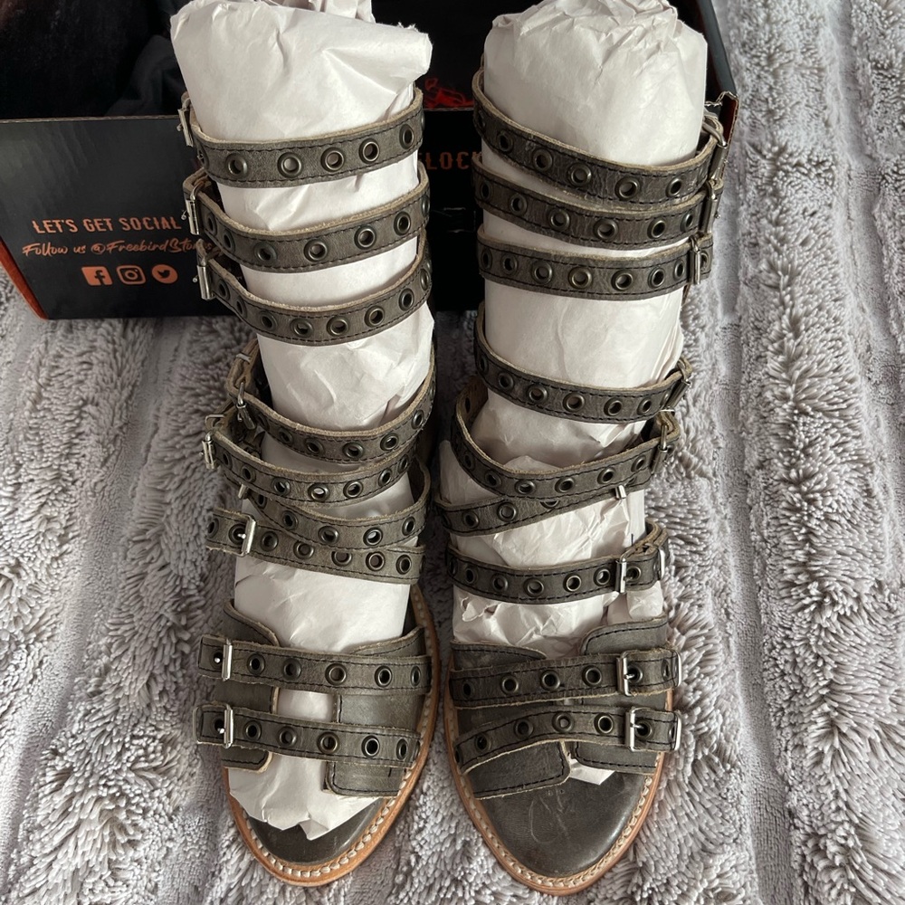 Handcrafted Black Gladiator Sandals - Picture 3 of 11